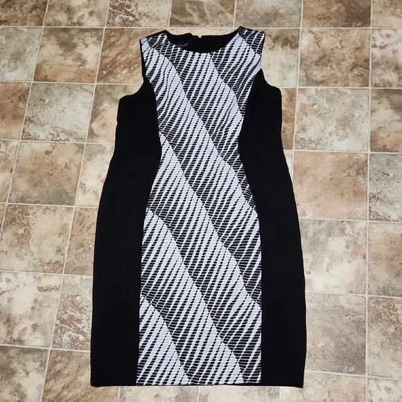 Black Label Dresses & Skirts - BKACK LABEL Elegant Black and White Patterned Dress Size 16.